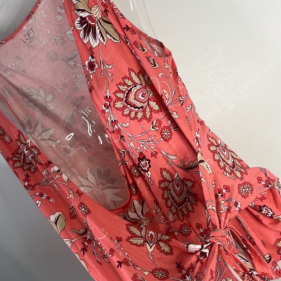 NEW The Loft Outlet Low V Neck Sleeveless Front Knot Shirt Size Small - Picture 4 of 6